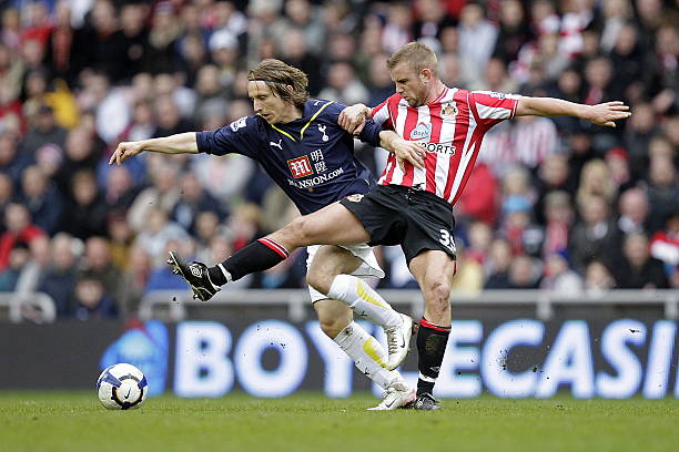 庫裏談追分艱辛 克萊關鍵三分頻頻如虹.