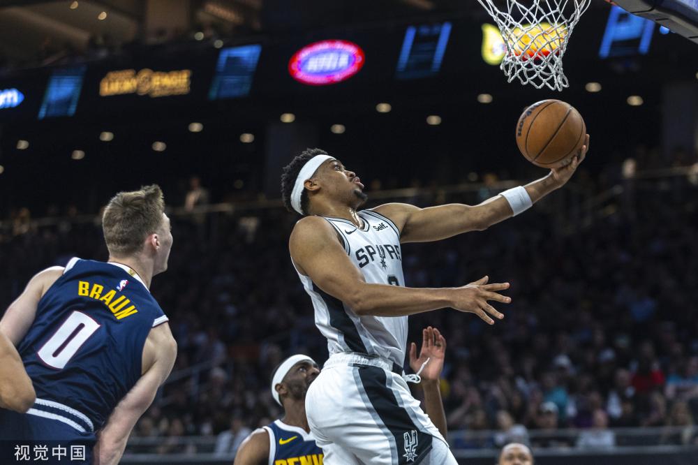 [冰雪]应清夺双冠 赵丹闫文港混合团体再获第一.