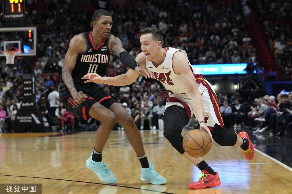 剑南春｜十人曼联3-2逆转伊镇，菲洛吉恩双响，马奎尔建功.