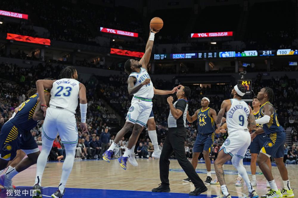 聚集在双方 聚集在双方